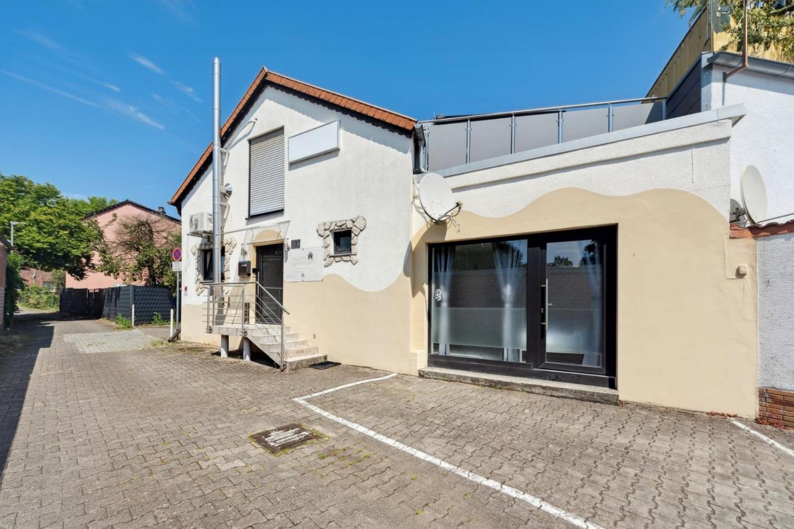 Travel&Work Apartment l 5 Schlafzimmer l Smart TV l Parkplatz l Küche Kaiserslautern Exterior foto